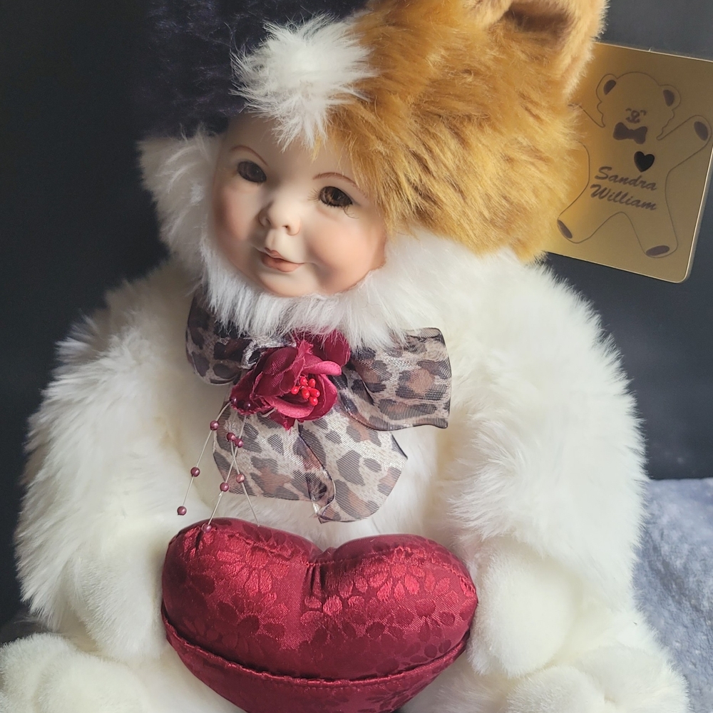 Vingtage Sandra Willam Porcialn Doll